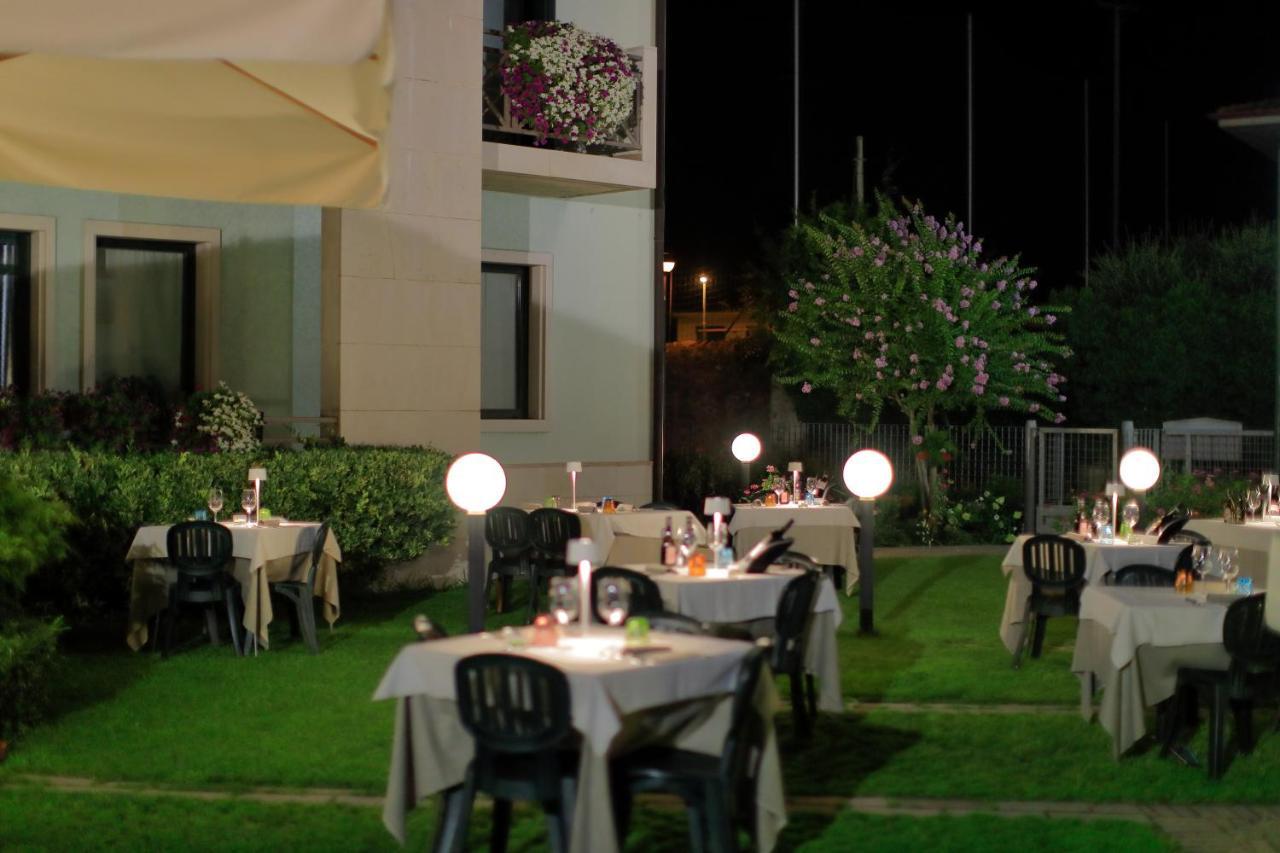 Hotel Eden Valeggio sul Mincio Luaran gambar