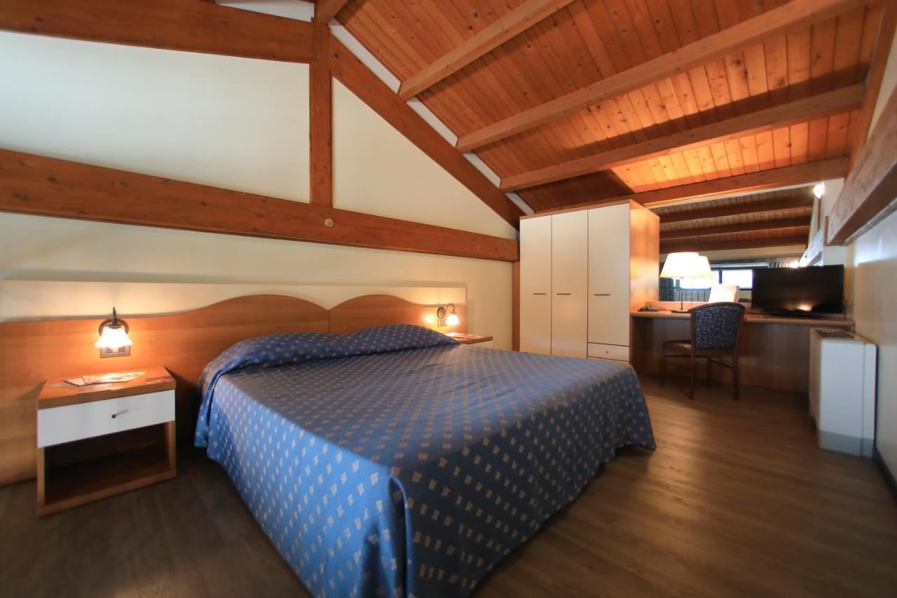Hotel Eden Valeggio sul Mincio Luaran gambar