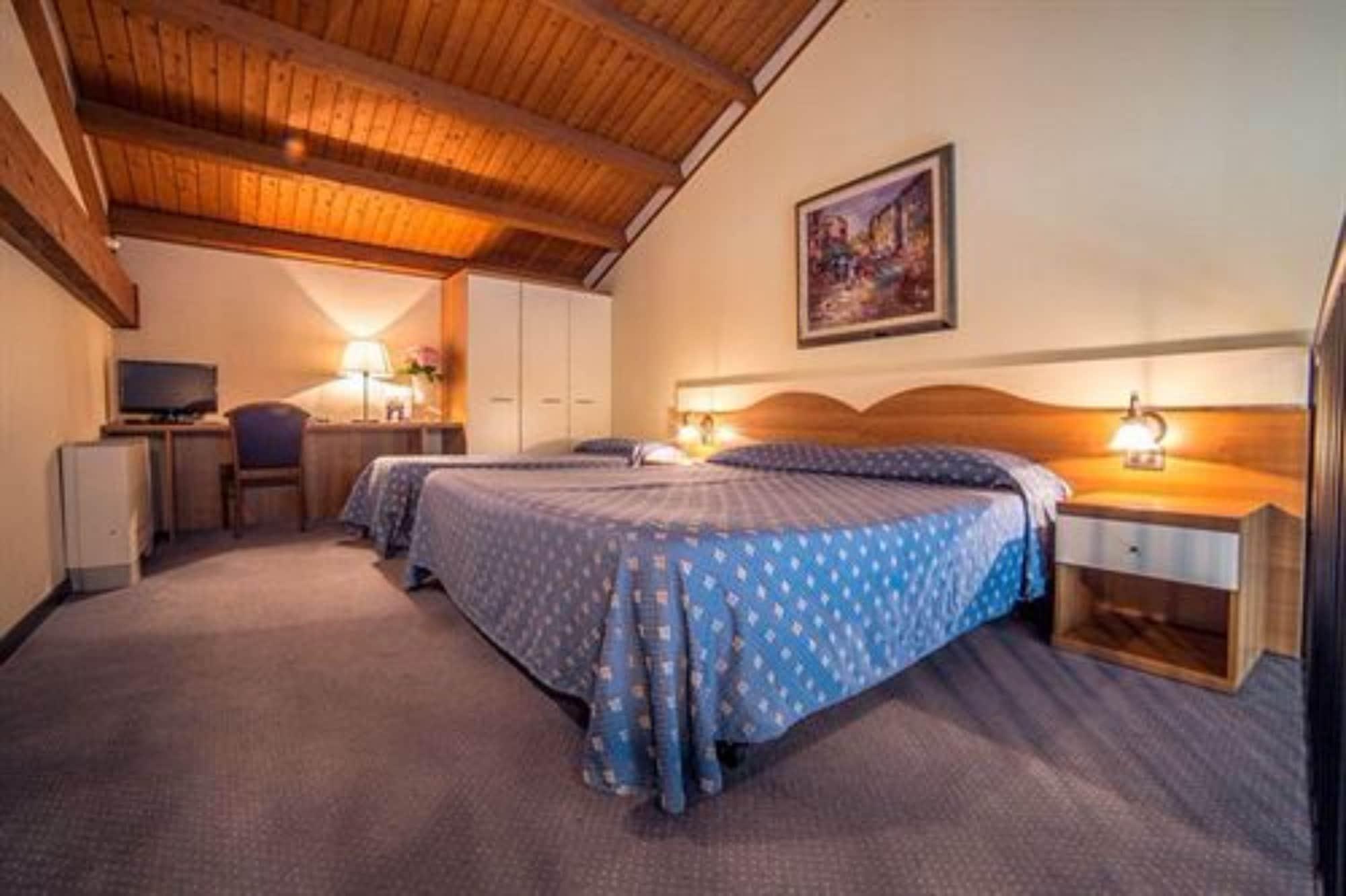 Hotel Eden Valeggio sul Mincio Luaran gambar