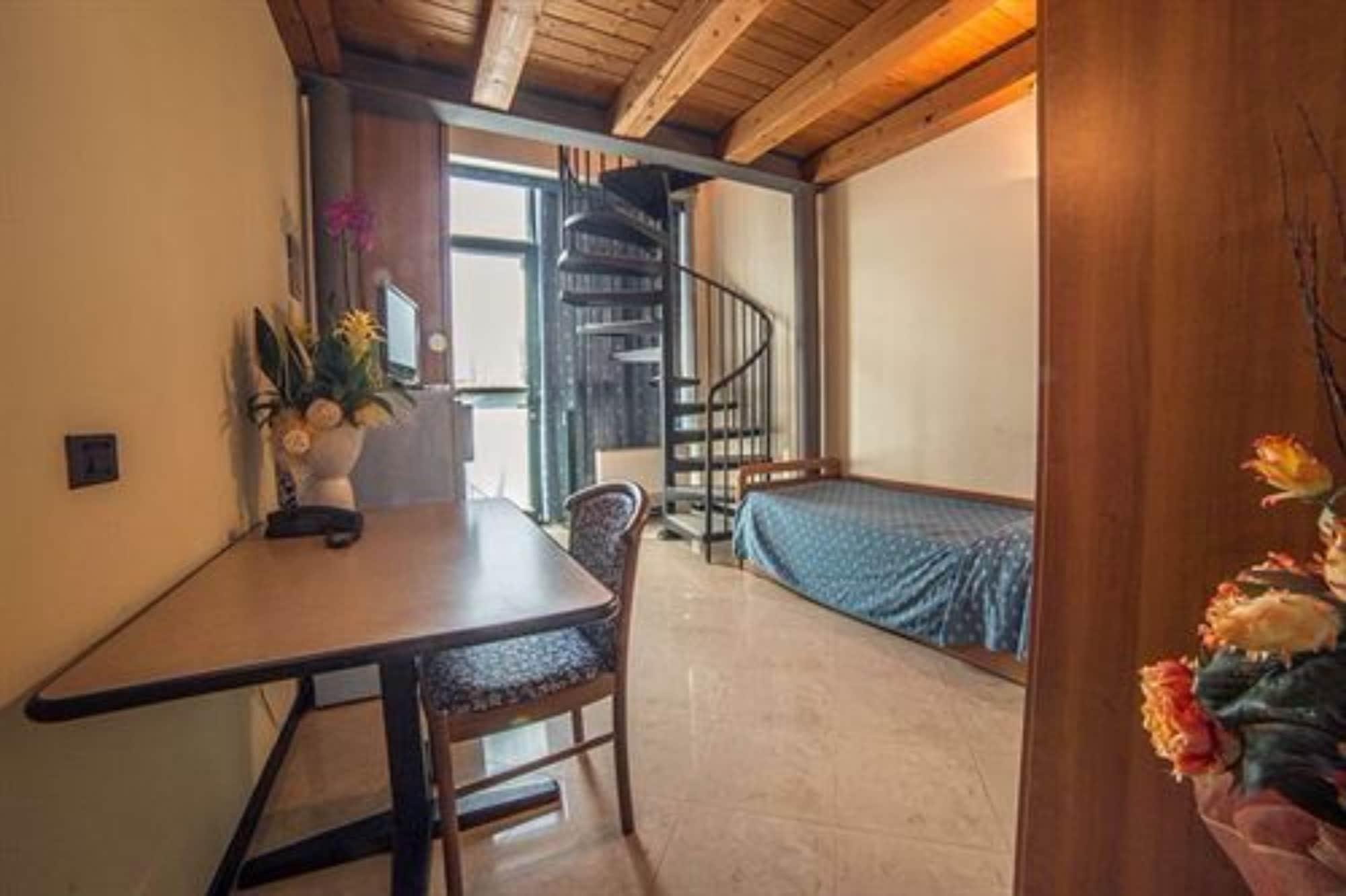 Hotel Eden Valeggio sul Mincio Luaran gambar