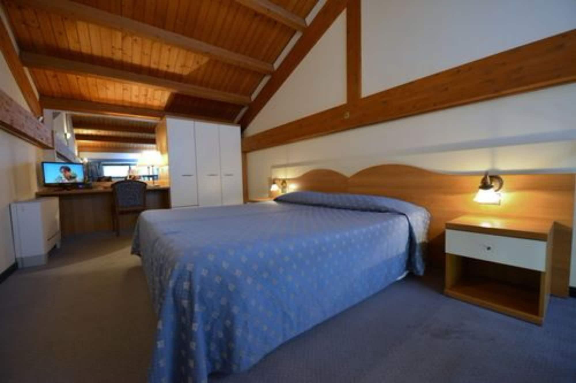 Hotel Eden Valeggio sul Mincio Luaran gambar
