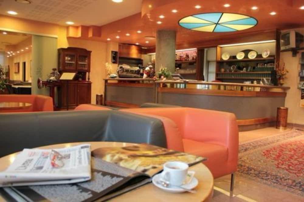 Hotel Eden Valeggio sul Mincio Luaran gambar