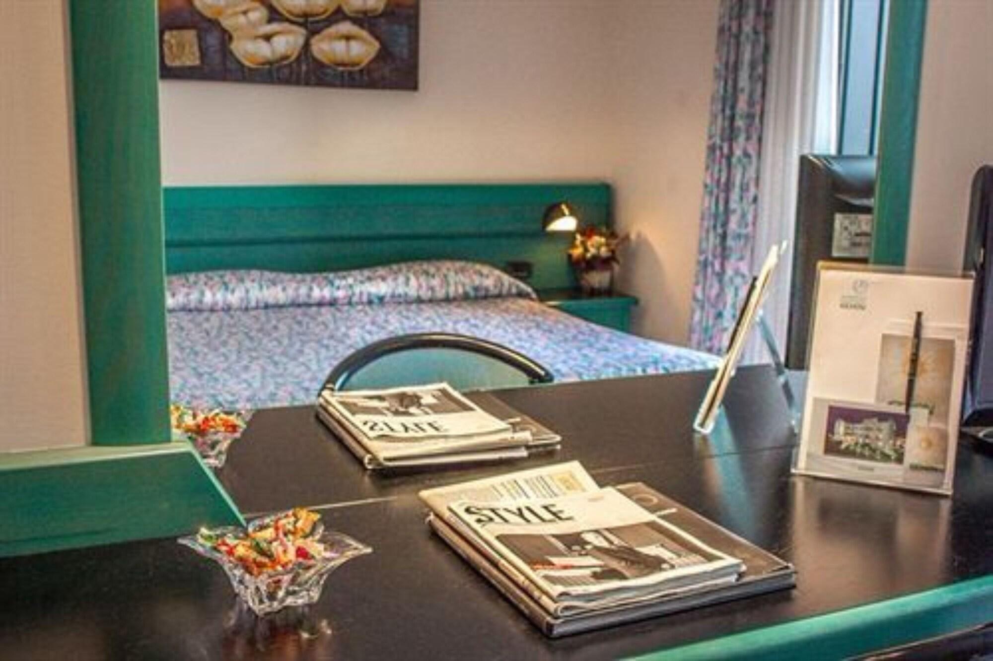 Hotel Eden Valeggio sul Mincio Luaran gambar