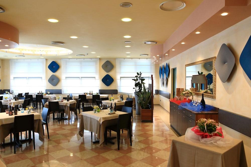 Hotel Eden Valeggio sul Mincio Luaran gambar
