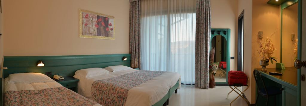 Hotel Eden Valeggio sul Mincio Luaran gambar