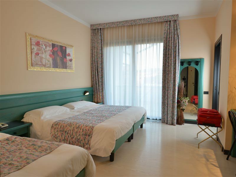 Hotel Eden Valeggio sul Mincio Luaran gambar