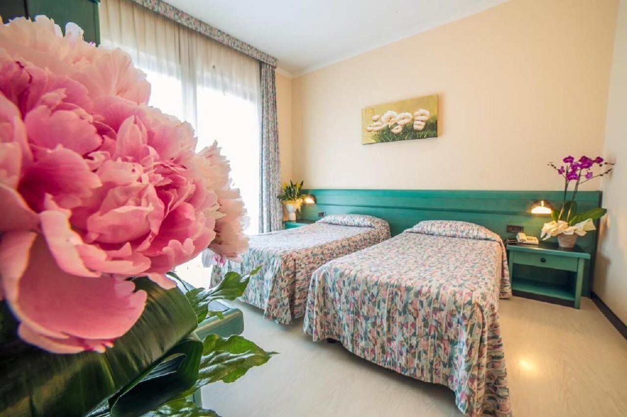 Hotel Eden Valeggio sul Mincio Luaran gambar